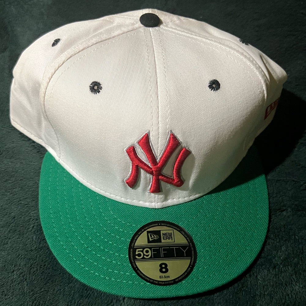 Yankees White And Green With Red Logo New Era Fitted Cap New Without Tag Size 8